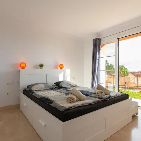 Hills With Seaview Apartment *